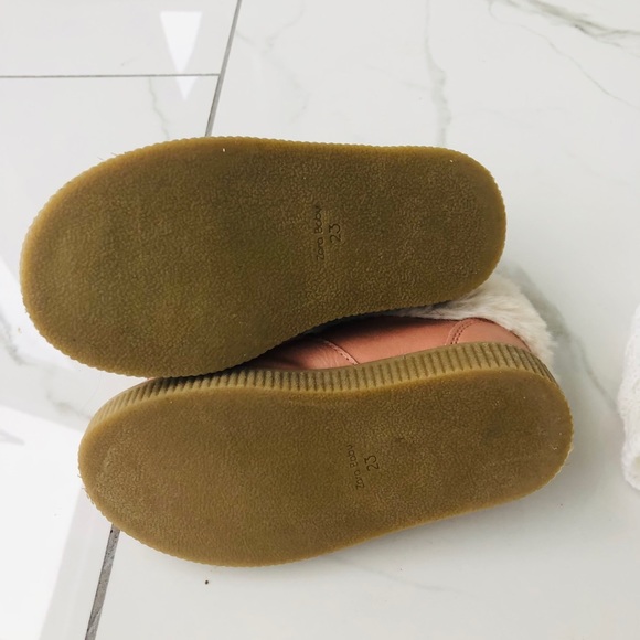 Booties and toque - Picture 4 of 6